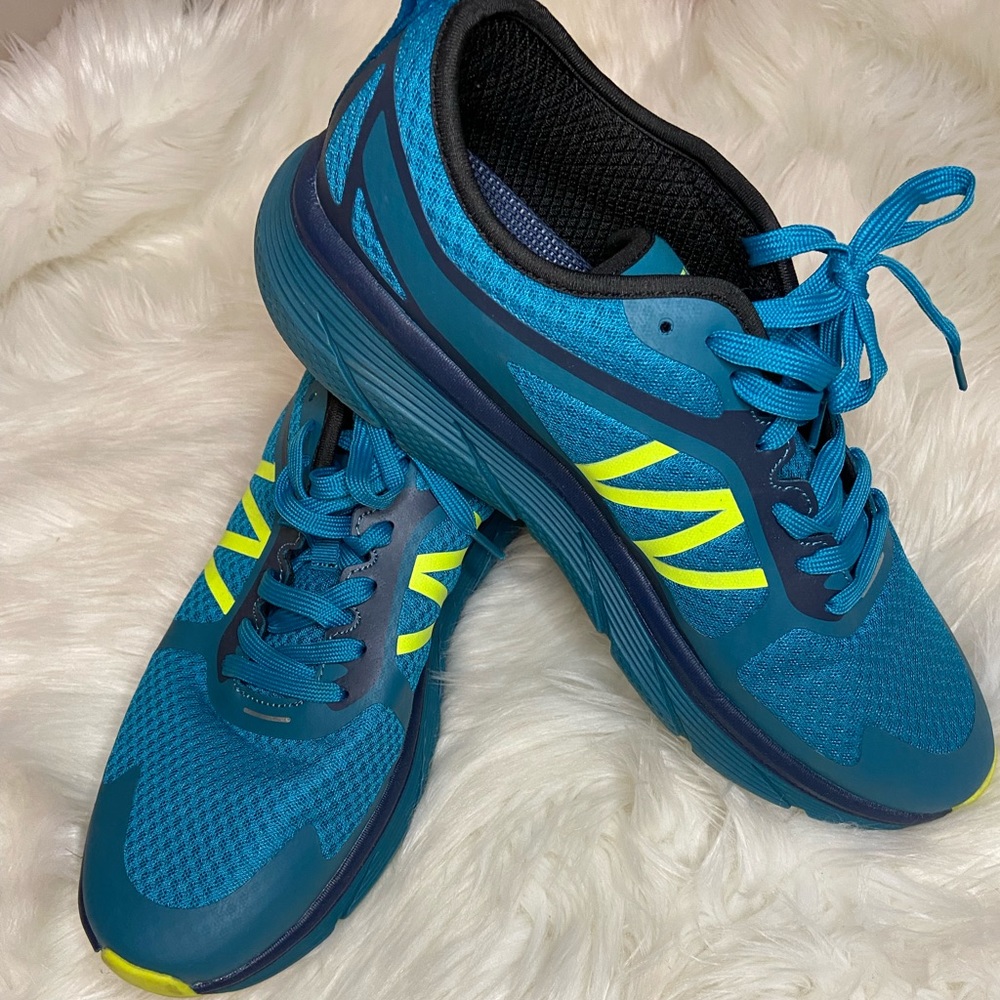 Men’s size 12 WHITIN shoes